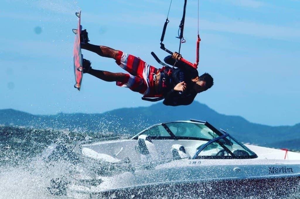Kitesurf action