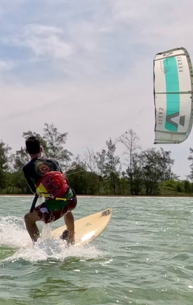 Aula de kitesurf